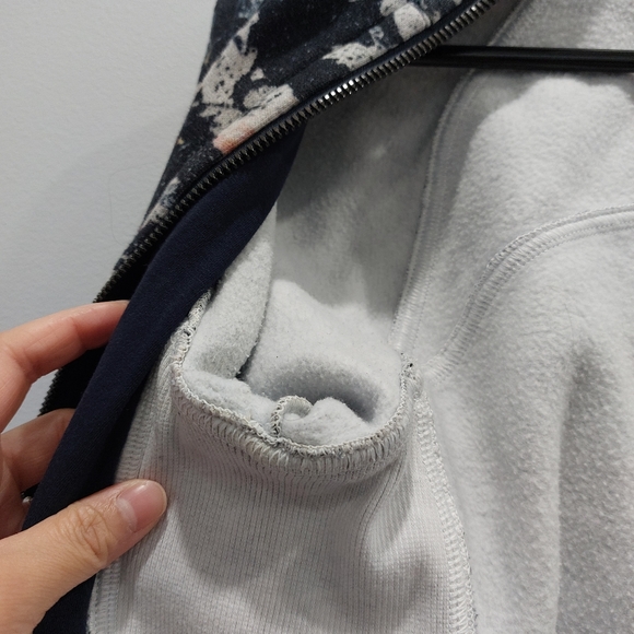 Lululemon Scuba Hoodie Light Cotton Fleece Spring Bloom Multi / Alpine White - Picture 9 of 9